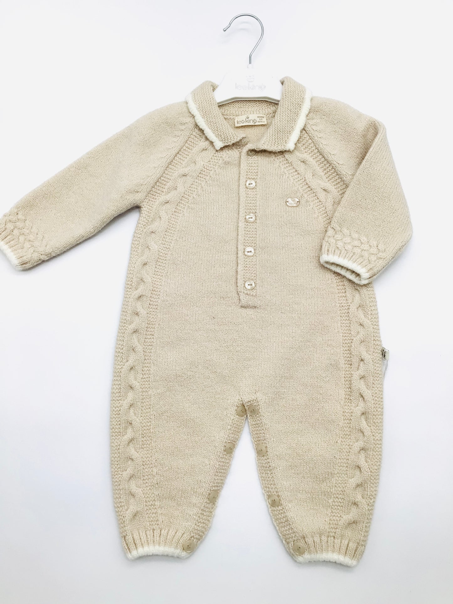 Leo king boys beige knitted all in one / T-9307