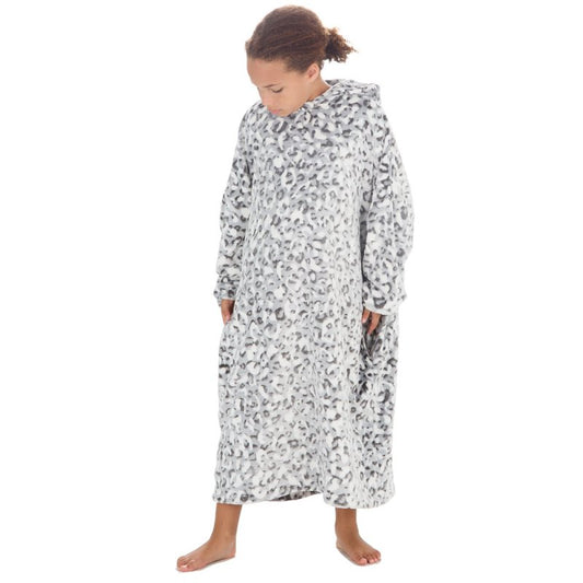 18C858: Girls Snow Leopard Embossed Plush Fleece Long Line Poncho (One Size - 7-13 Years)